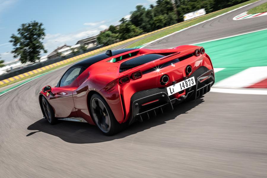  Ferrari SF90 Stradale (F173) 2019 года  (фото 41 из 47)